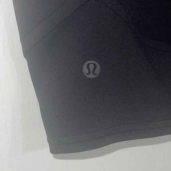 Lululemon Ultralu Cut-Out Racerback Tank Top
Black 2020 W1EPOS Sz 6 - Picture 7 of 7